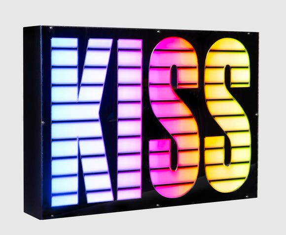 Kiss - Light Box Installation Alê Jordão